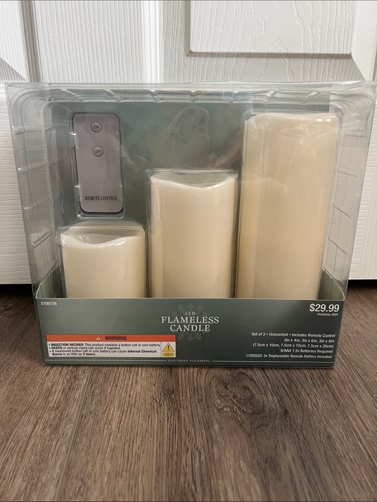 Source Unknown Other - Source Unknown Cream Flameless LED Candle Set with Remote